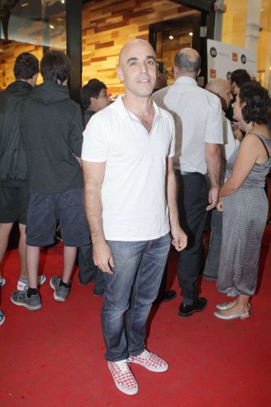 קיציס מארח קיציס מארח